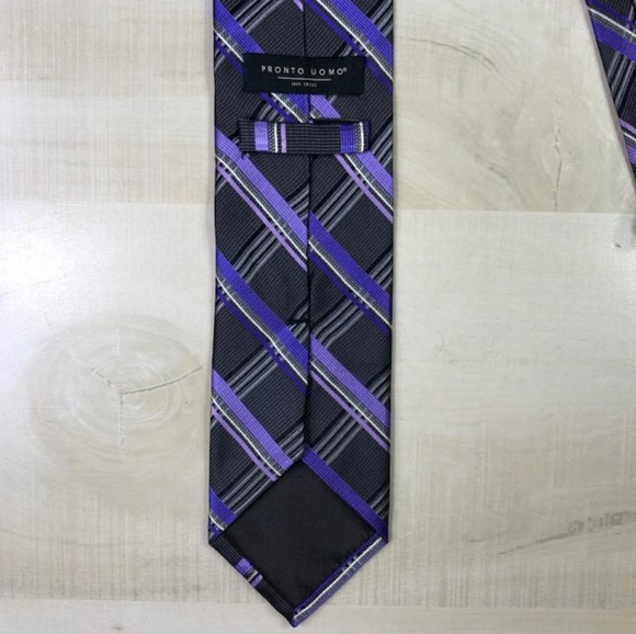 Pronto Uomo Platinum Tie 100% Silk - Picture 5 of 6